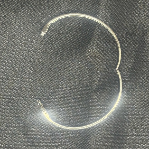 Beautiful silver diamond like gems bangle bracelet - Picture 3 of 12